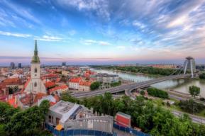 Eslovaquia: Estrategia de Aprendizaje a lo Largo de Toda la Vida y Orientación a lo Largo de Toda la Vida, publicada en 2007 